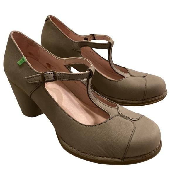 El Naturalista Shoes - El Naturalista Woman Mary Jane Round Toe
Pumps 38 Colibri Tan N474 Pump Shoes